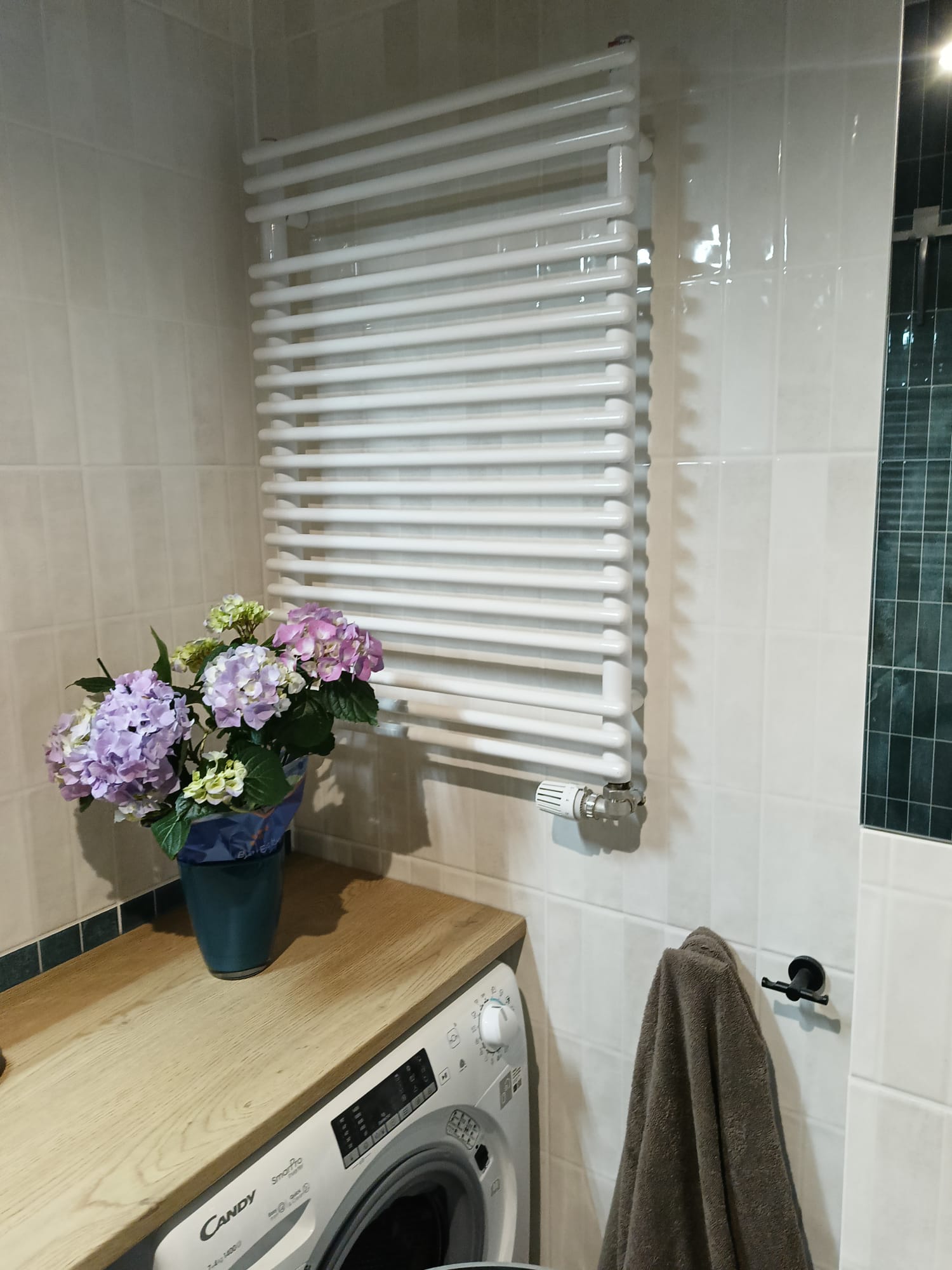 Układanie płytek ceramicznych